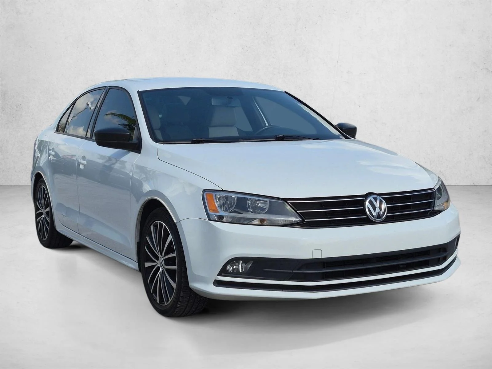 Used 2015 White Volkswagen 1.8T SE image 3