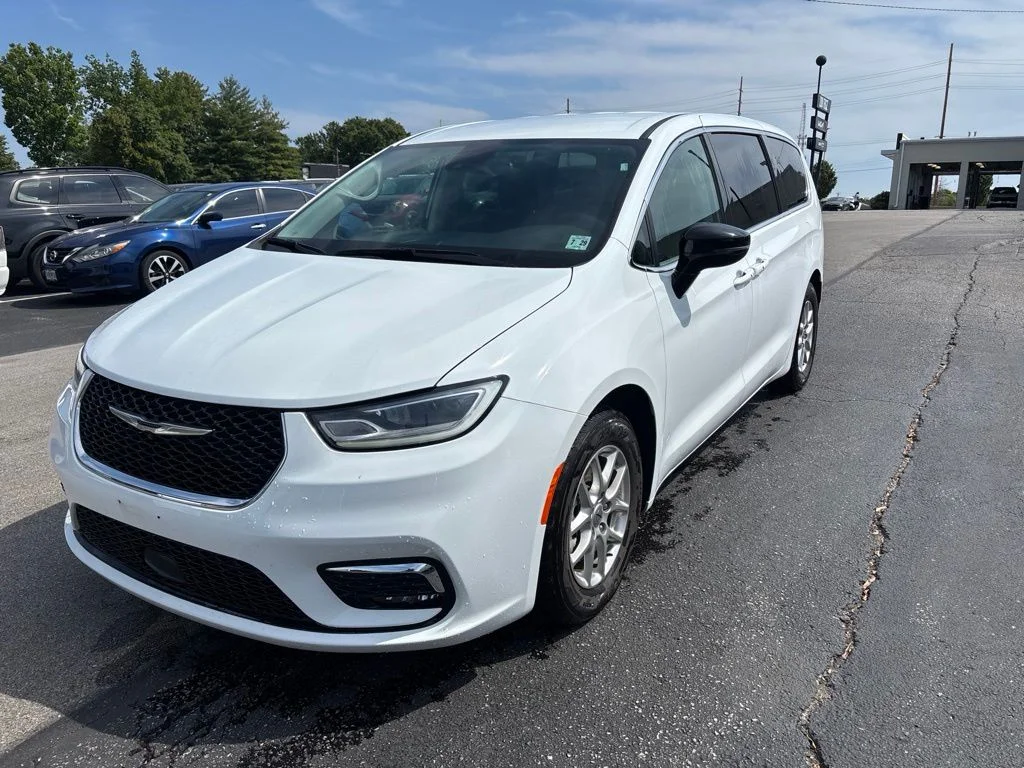 Used 2024 Bright White Clearcoat Chrysler Touring L image 6