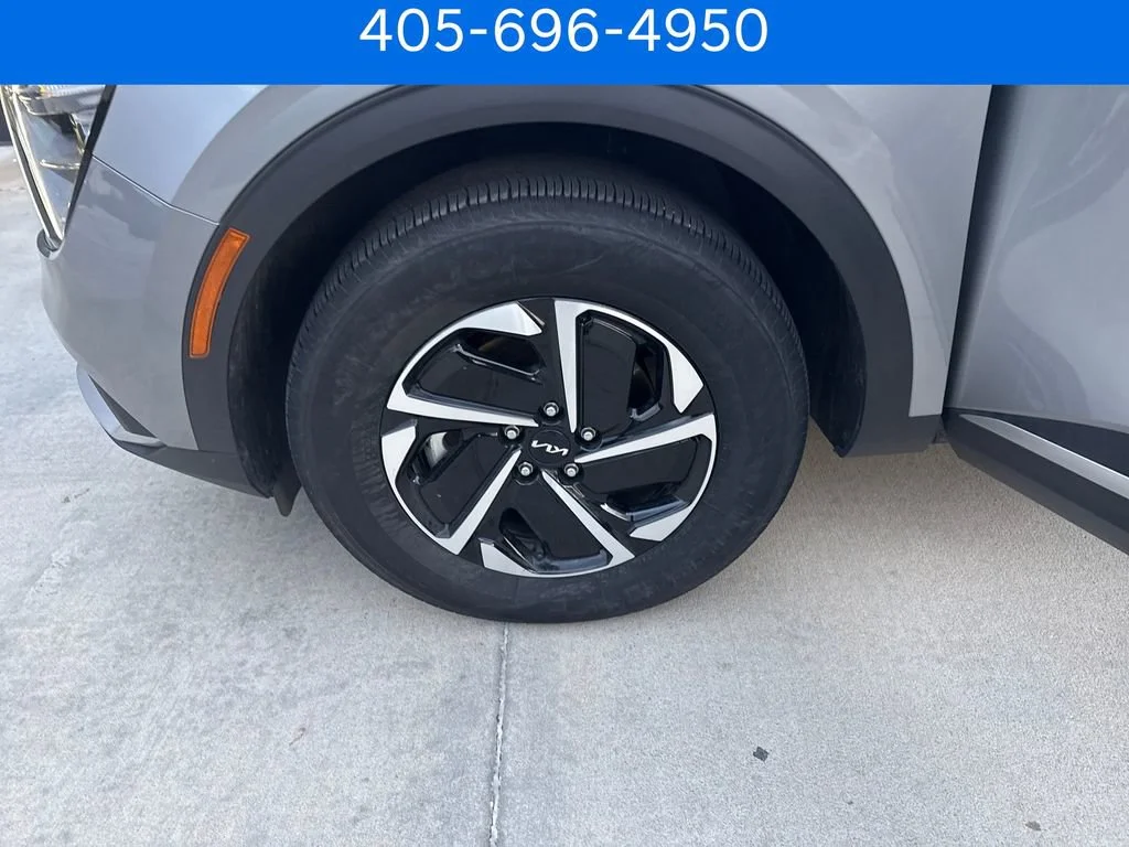 Pre-Owned 2023 Kia Sportage Hybrid LX