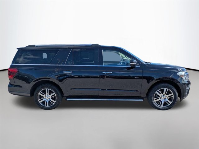 Used 2023  Ford  image 6