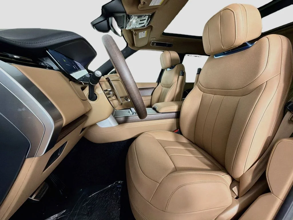 New 2026 Fuji White Land Rover SE image 22