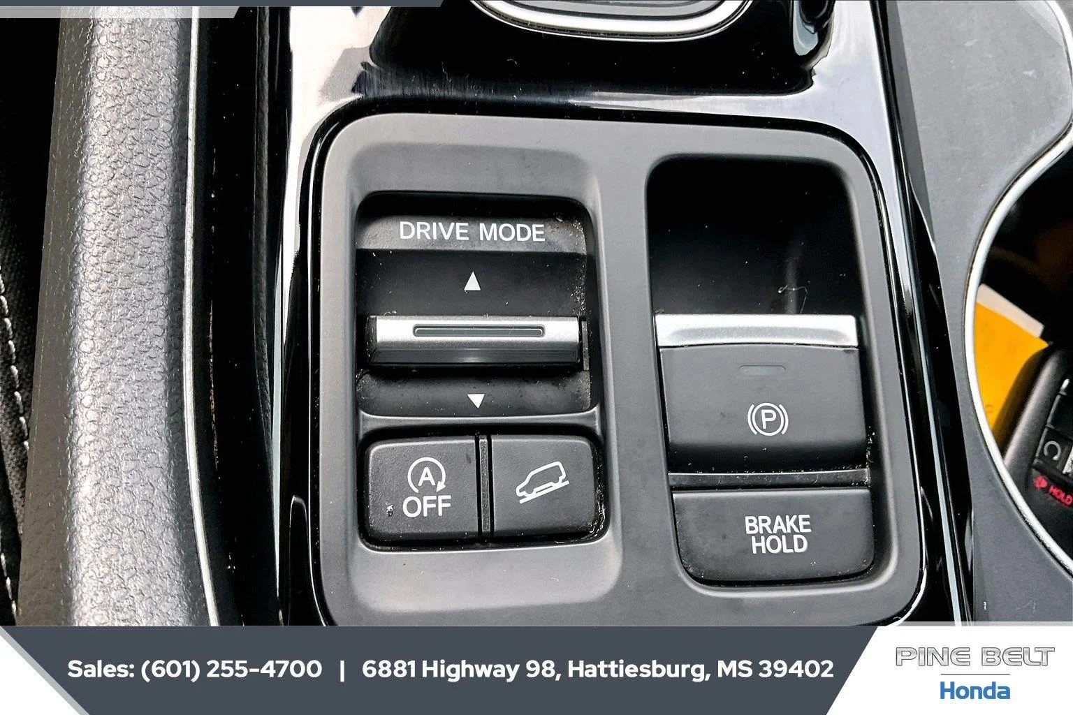 Used 2024 Sonic Gray Pearl Honda Touring image 23