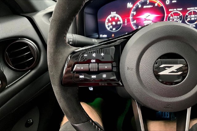 New 2027 Pearl White TriCoat/ Super Black Two Tone Nissan NISMO image 25