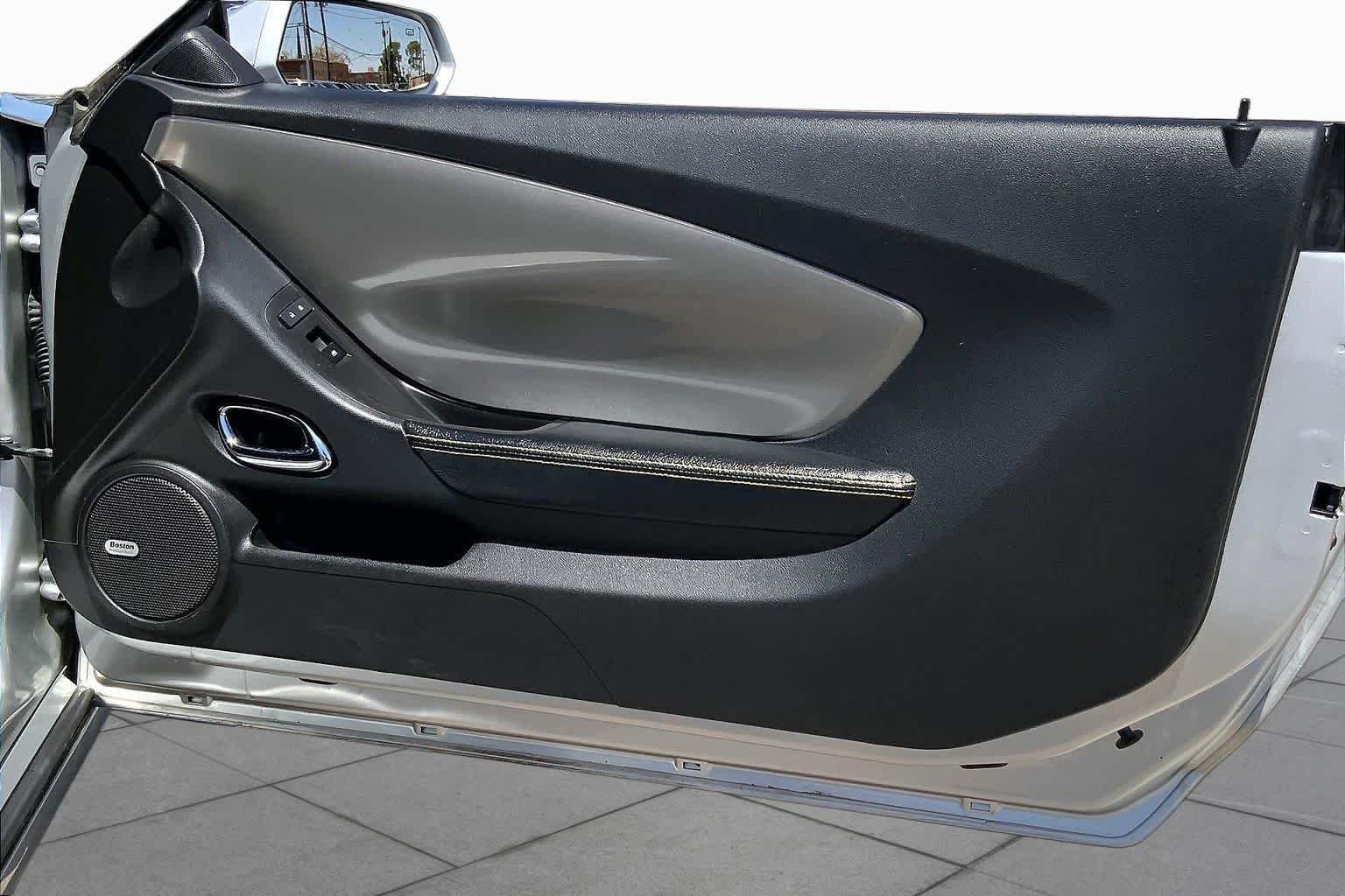 Used 2014 Silver Ice Metallic Chevrolet LT image 18