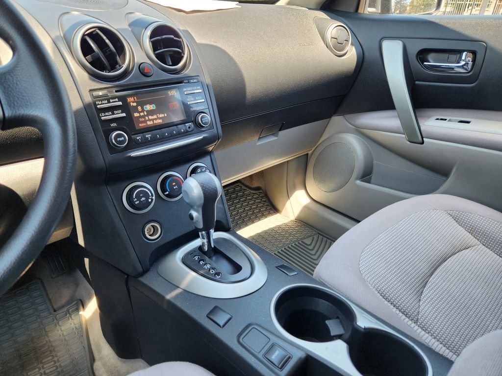 Used 2013 Blue Nissan SV image 14