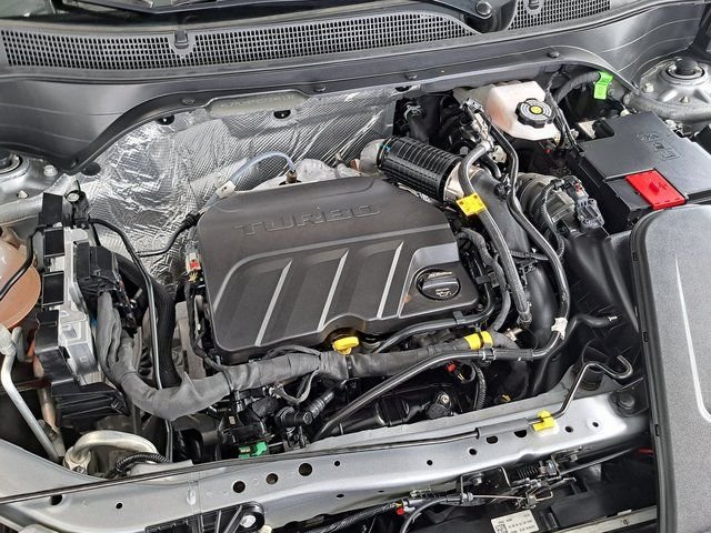 Used 2025 Gray Chevrolet LT image 27