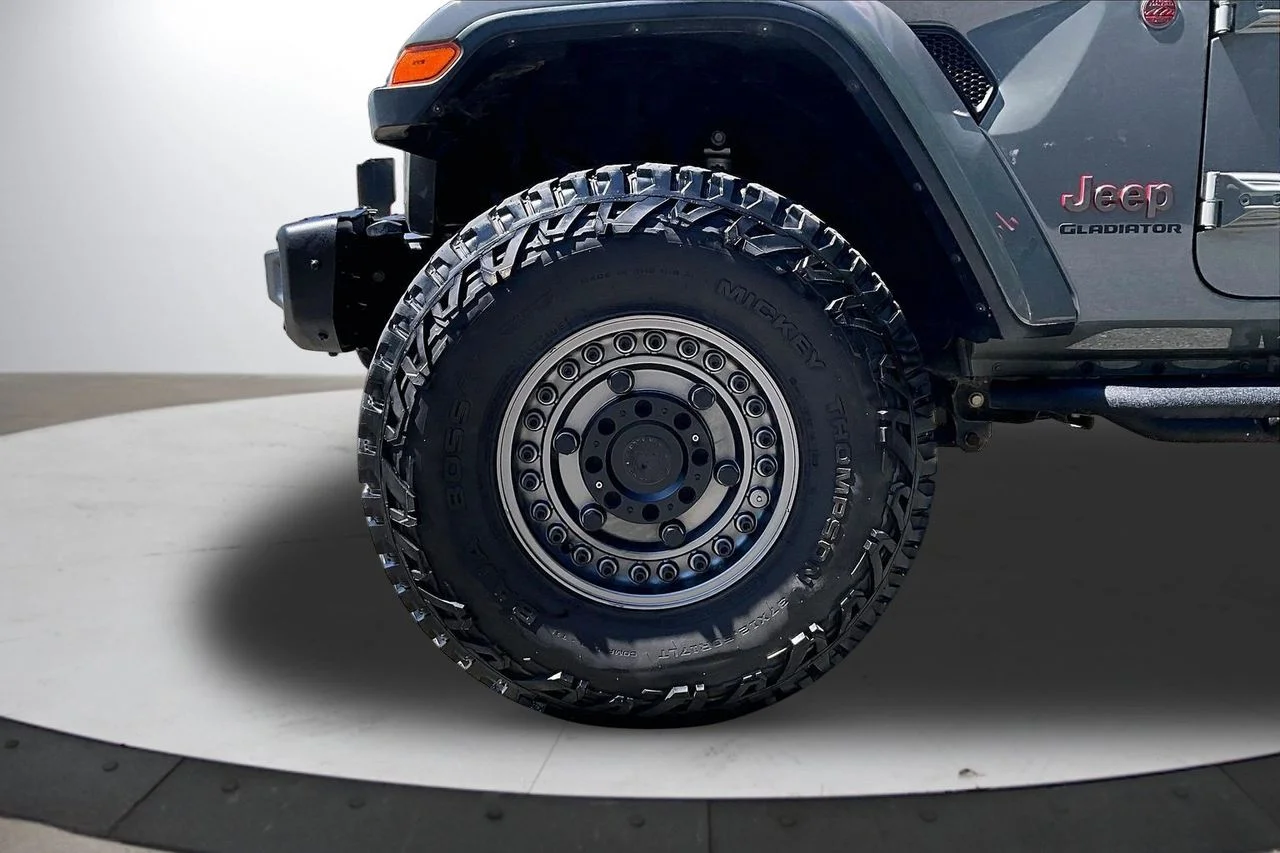 Certified Used 2021 Gray Jeep Rubicon image 32