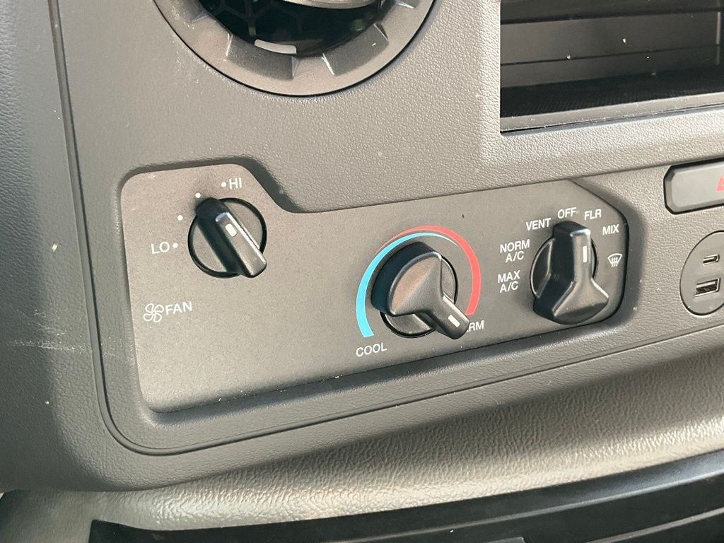 New 2026 Oxford White Ford E-350 SRW image 6
