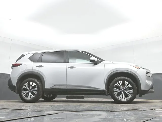 Used 2022 Silver Nissan SV image 46