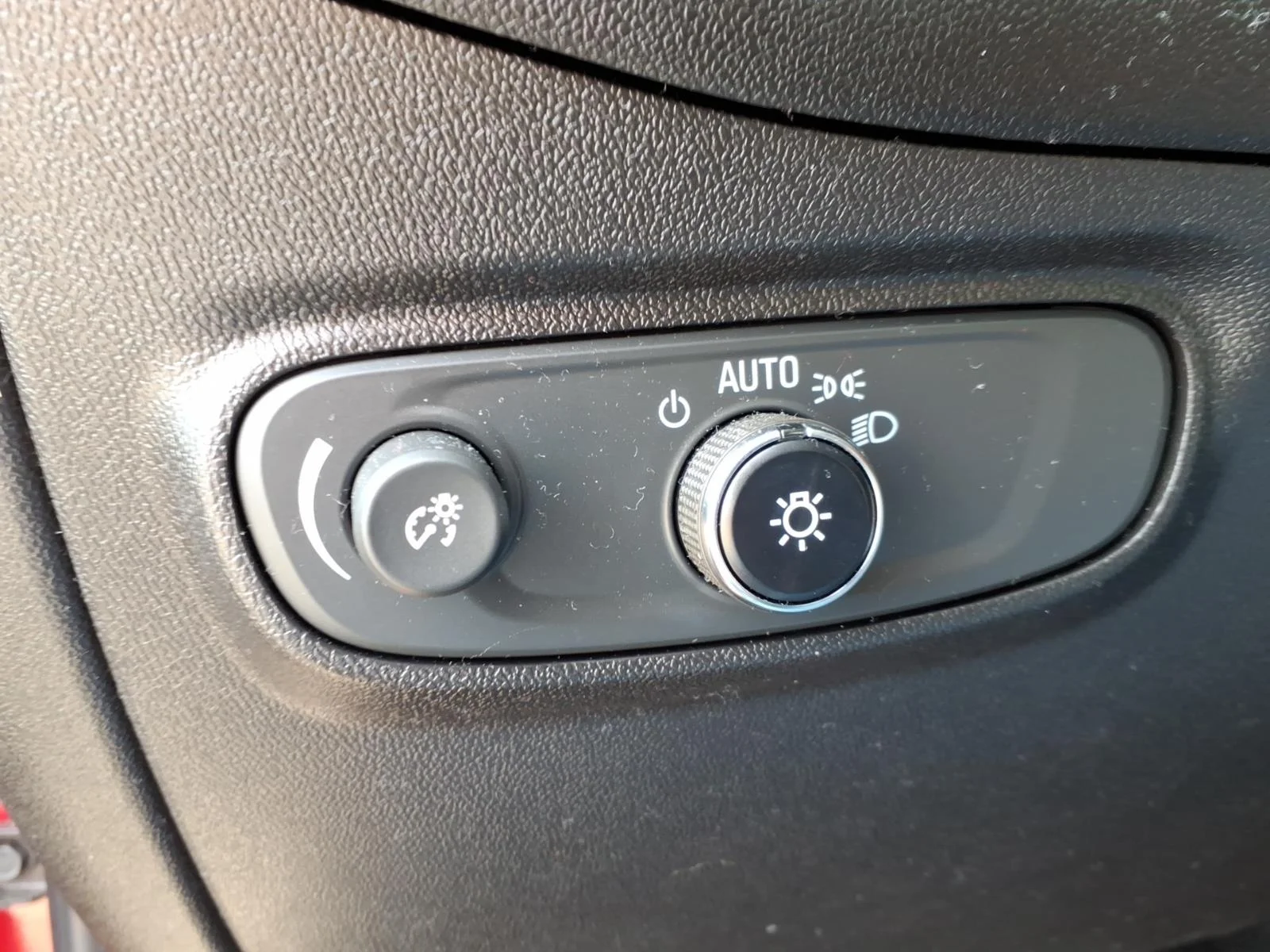 Used 2019 Cajun Red Tintcoat Chevrolet LT image 17