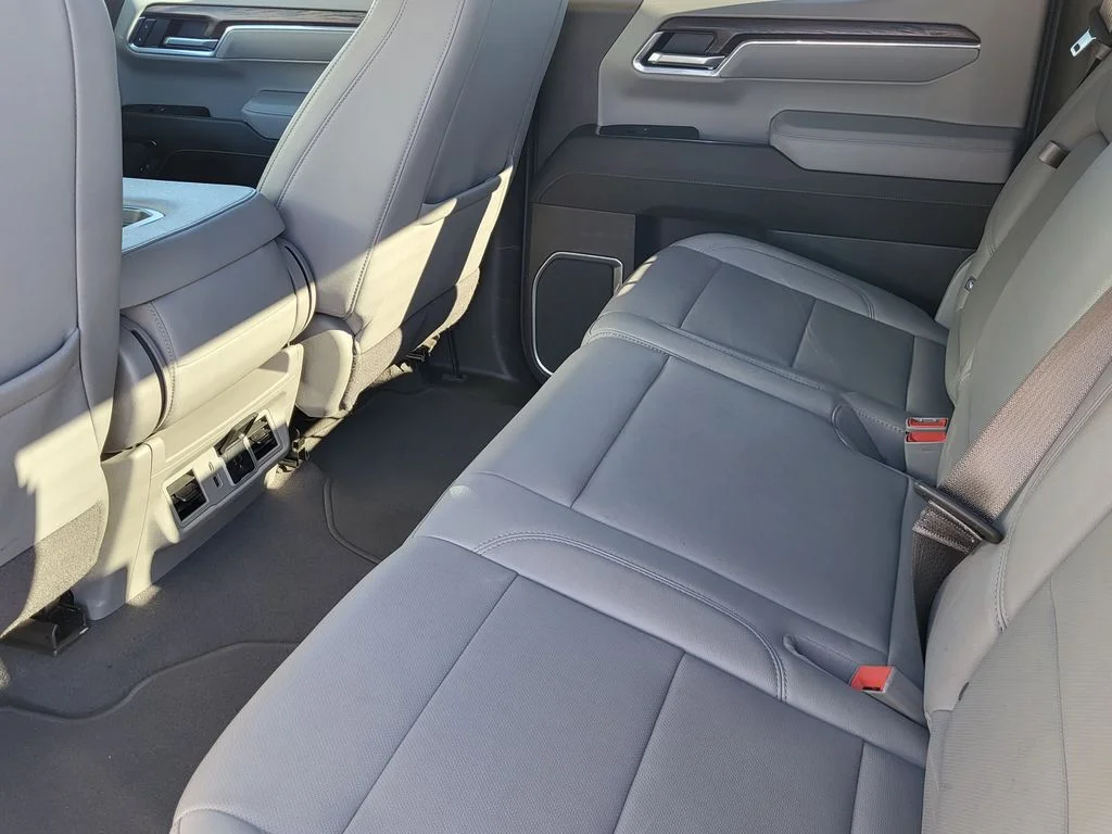 Used 2025 Summit White GMC SLT image 20