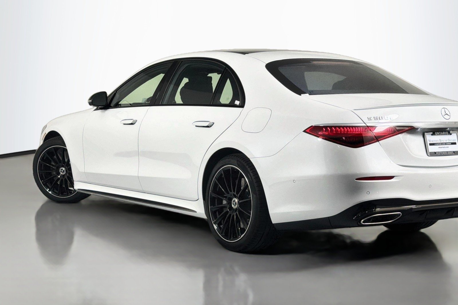 Certified Used 2026 MANUFAKTUR Moonlight White Metallic Mercedes-Benz S 580e image 16
