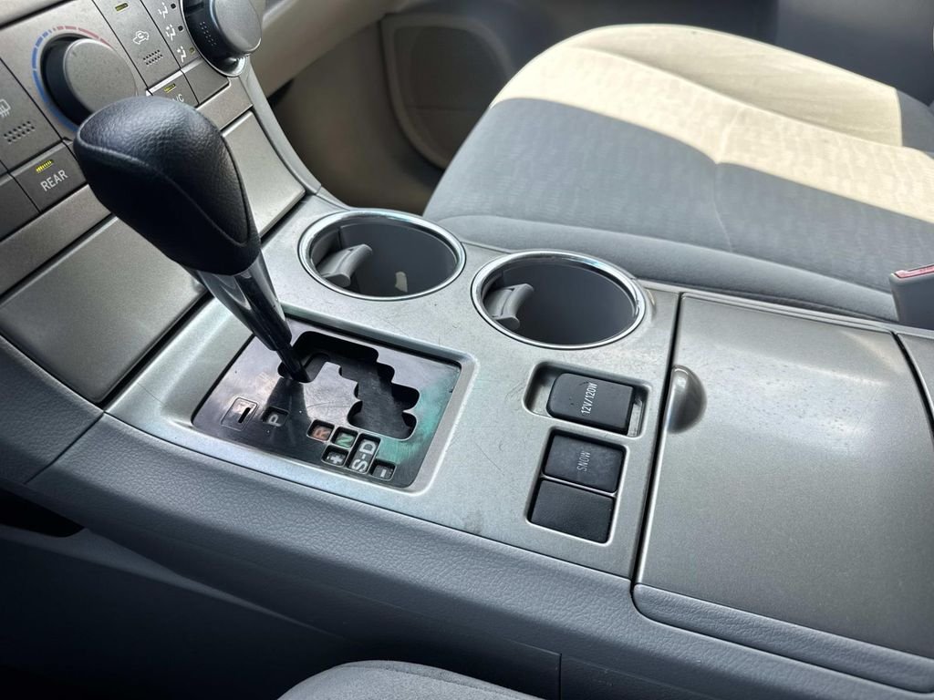 Used 2011 Silver Toyota Base image 27