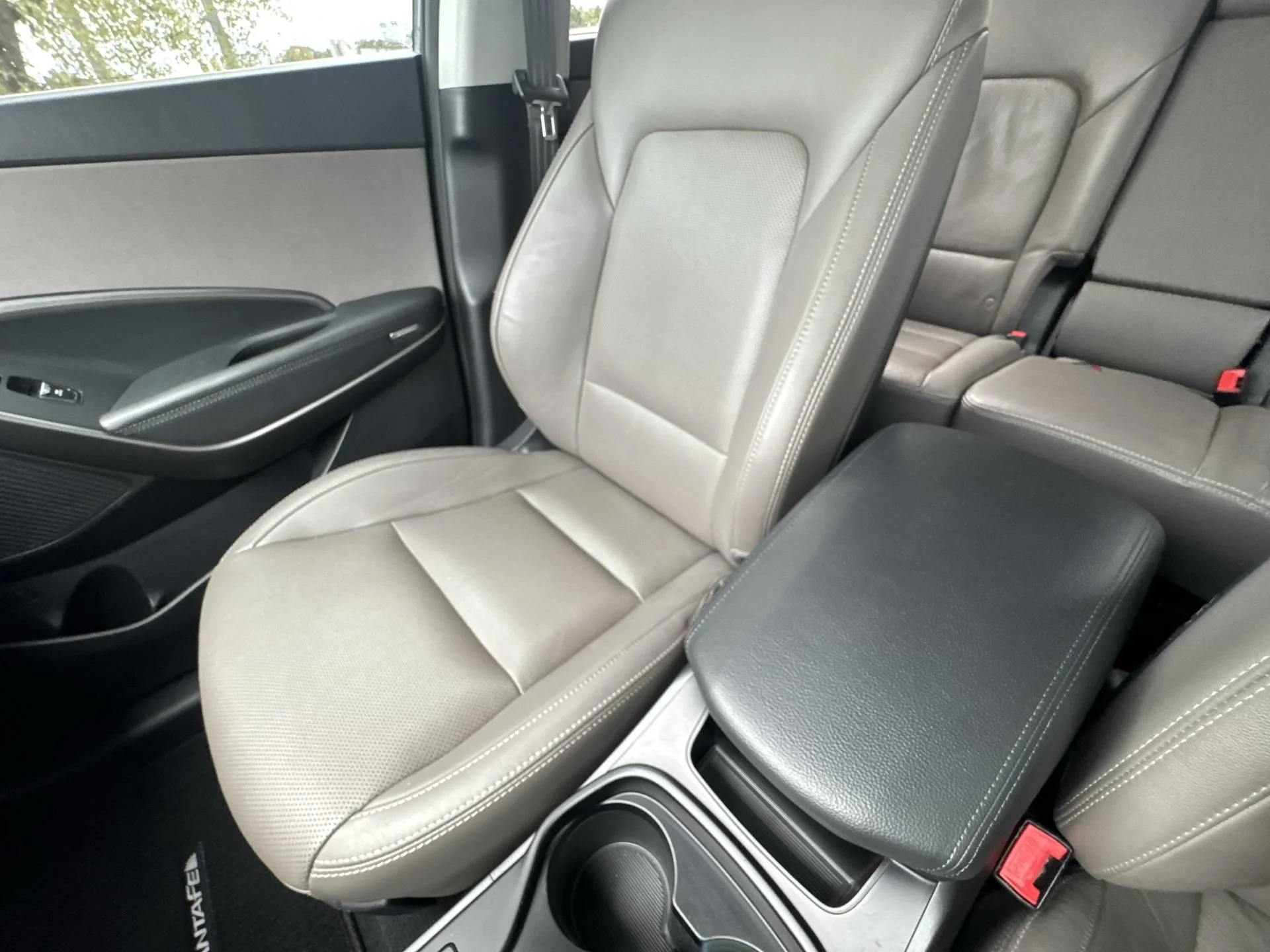 Used 2018 Night Sky Pearl Hyundai SE image 20