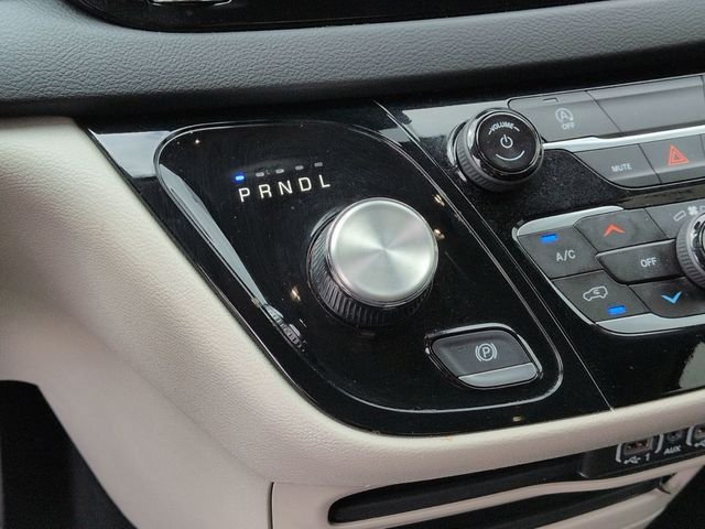Used 2024 White Chrysler LX image 20