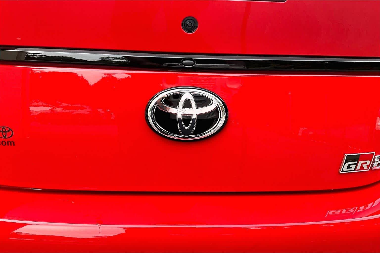 Used 2023 Track bRed Toyota  image 29