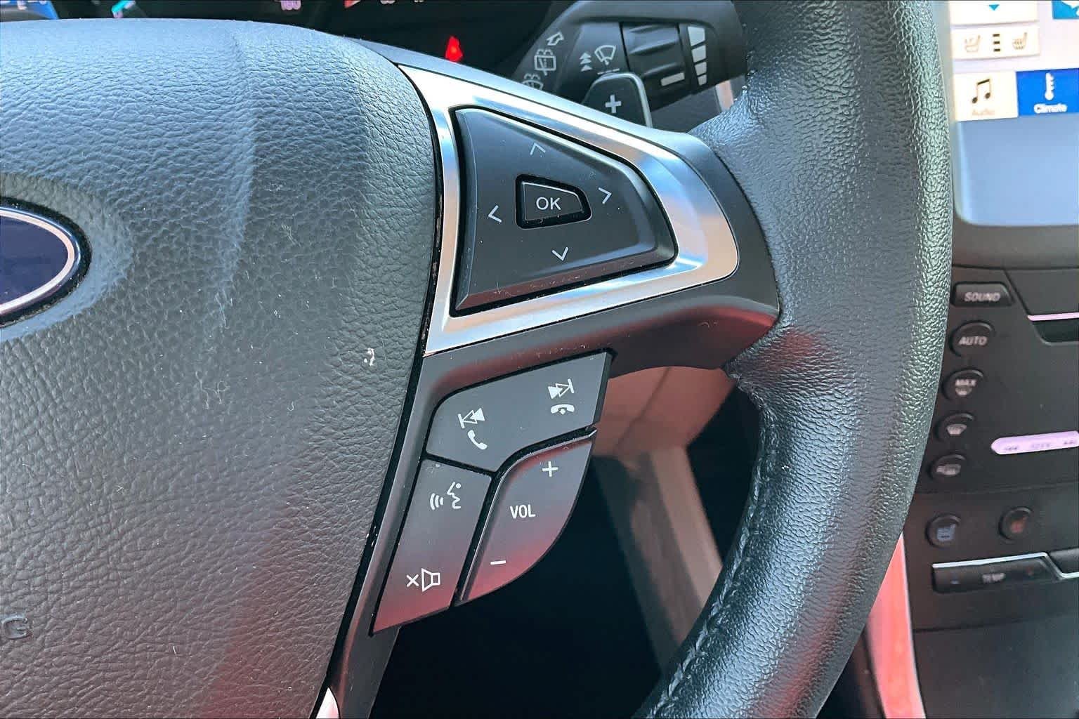 Used 2018 White Platinum Metallic Tri-Coat Ford Titanium image 24