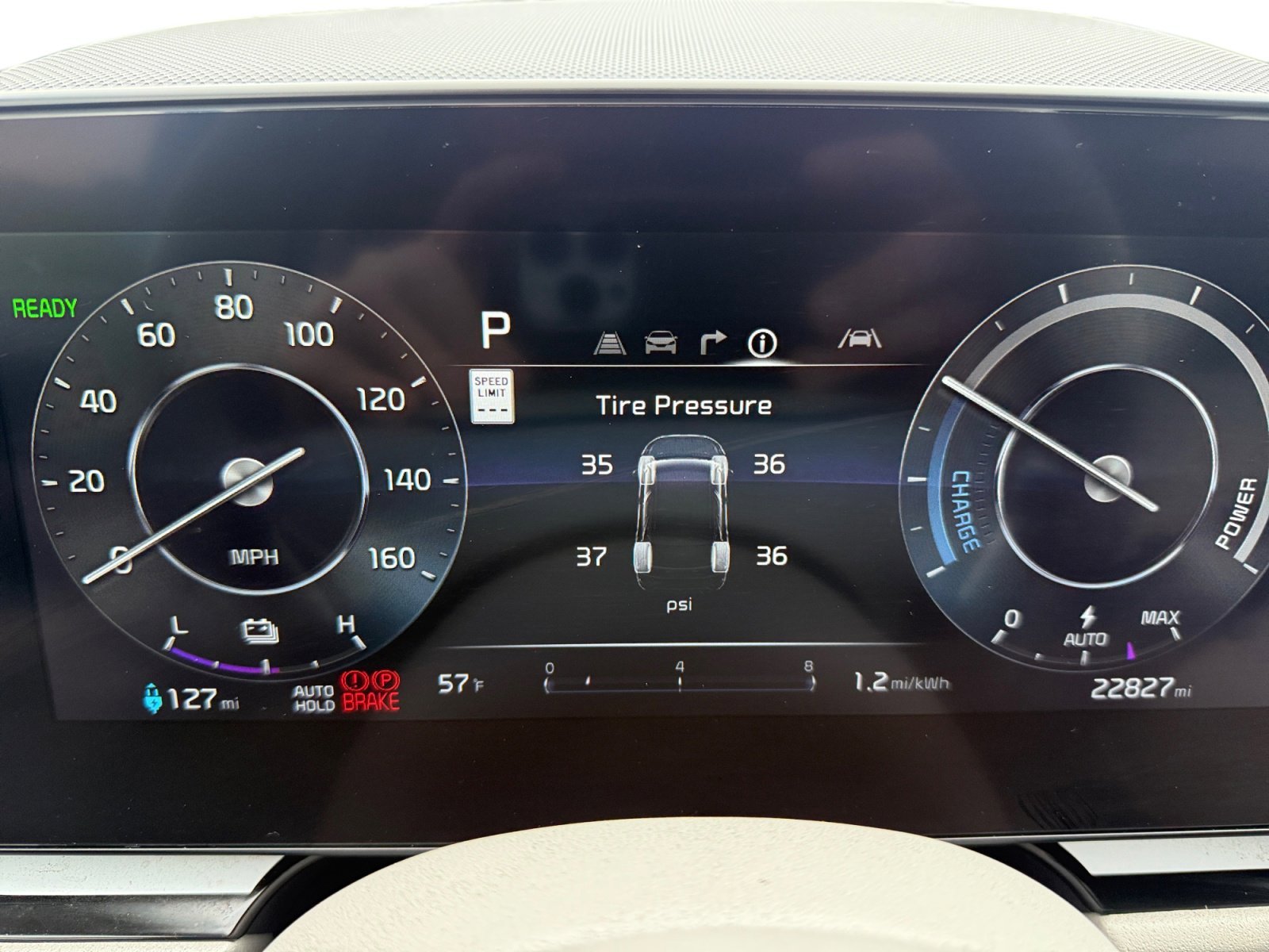 Used 2023 Snow White Pearl Kia Wave image 11