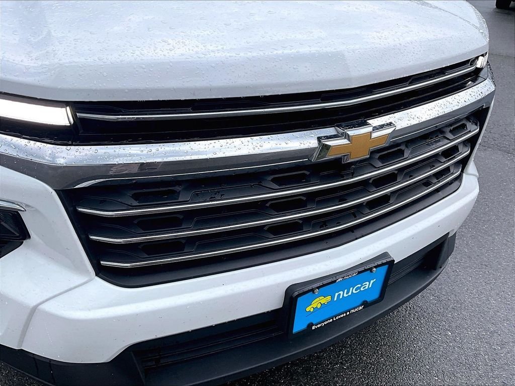 Used 2024 Summit White Chevrolet  image 31