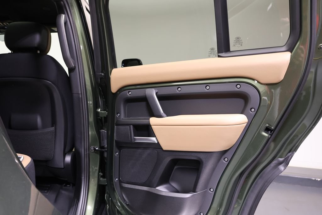 New 2026 Woolstone Green Land Rover X image 41