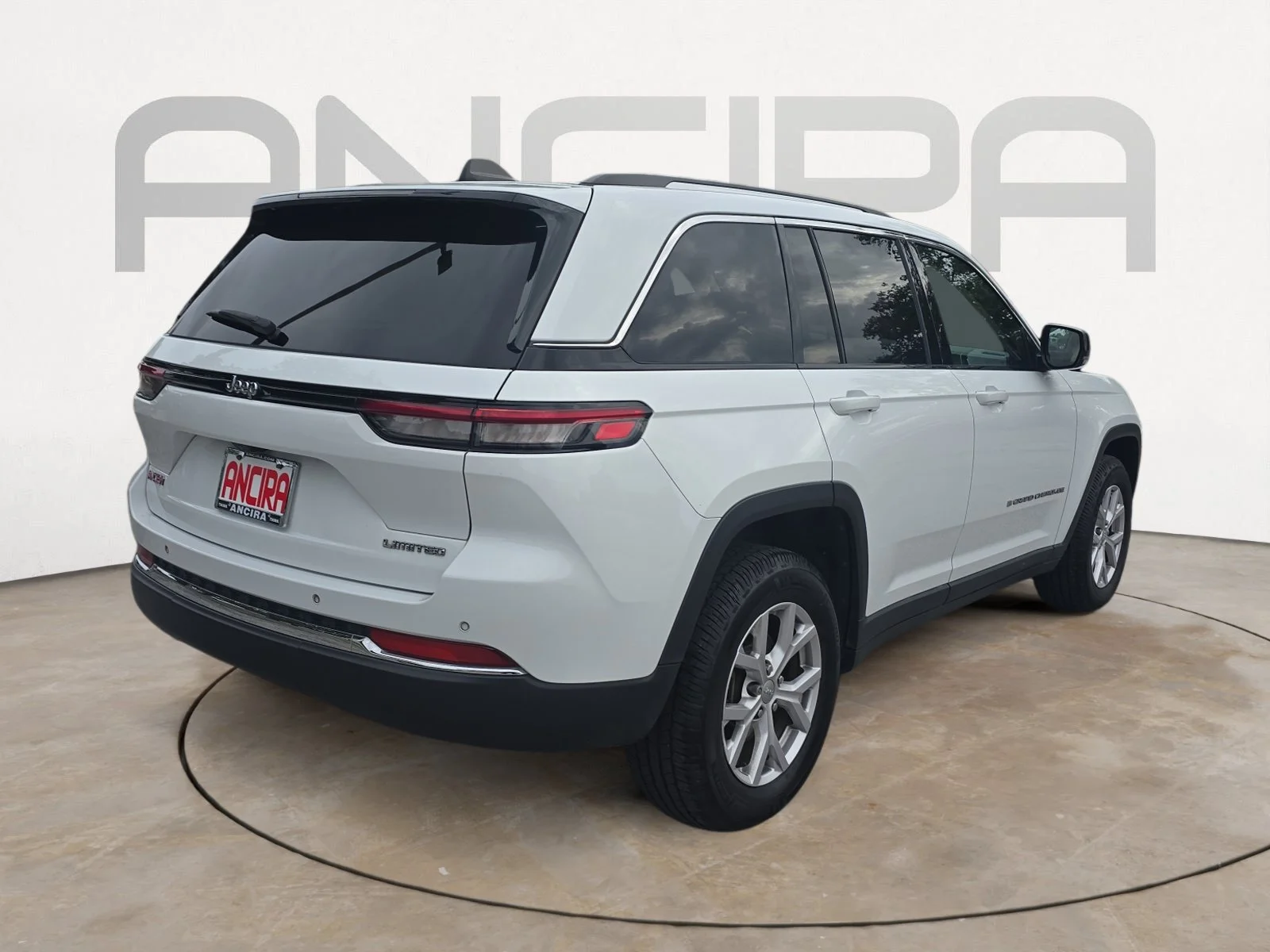 Used 2022 Bright White Clearcoat Jeep Limited image 10