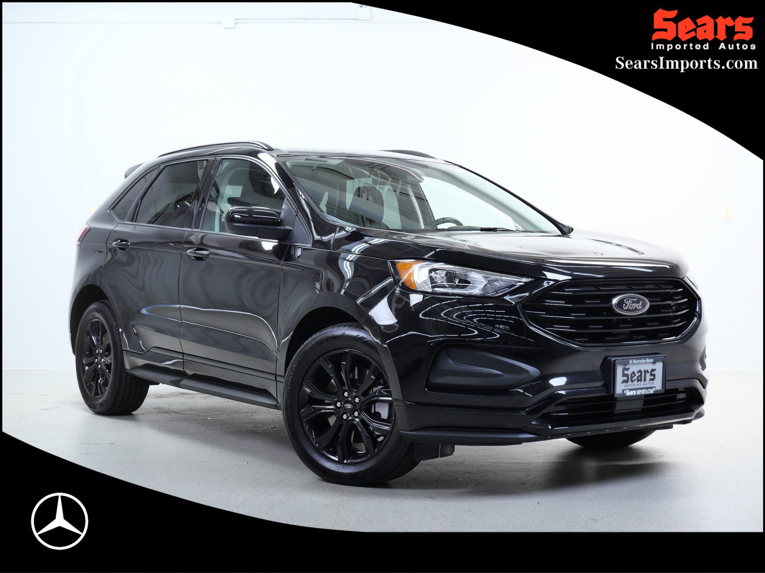 Used 2022 Black Ford SE image 1