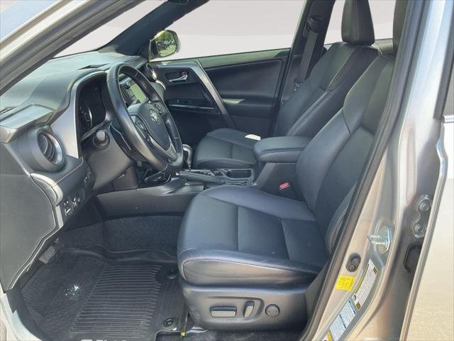 Certified Used 2018 SILVER SKY METALLIC Toyota  image 4