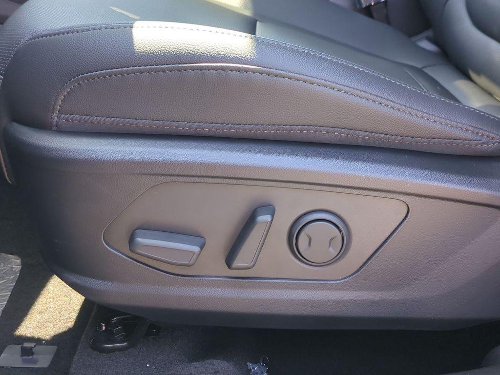New 2026 Gray Hyundai SEL Premium FWD image 16