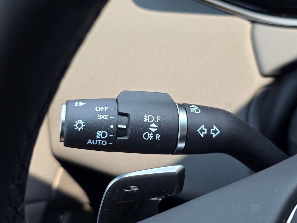 New 2026 Ostuni Pearl White LAND ROVER Hoxton Edition image 27