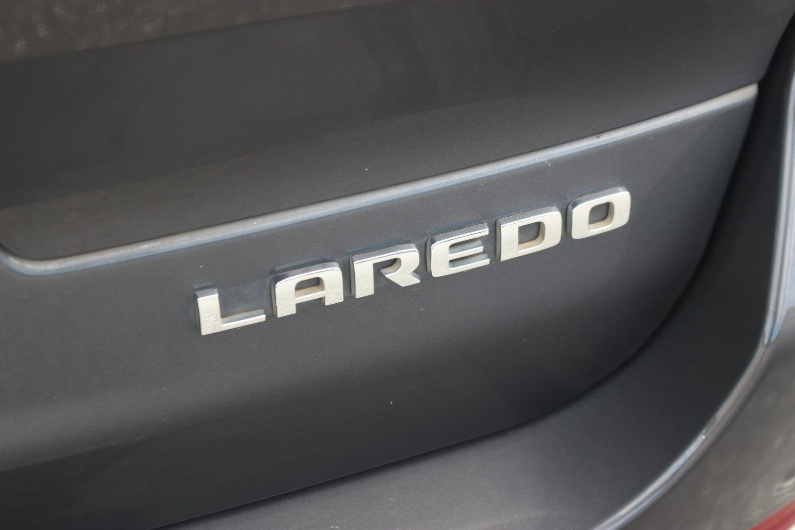 Used 2022 Gray Jeep Laredo image 10
