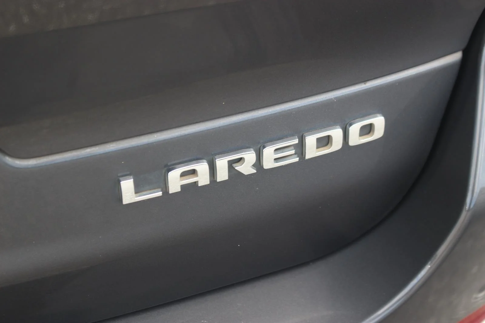 Used 2022 Gray Jeep Laredo image 10