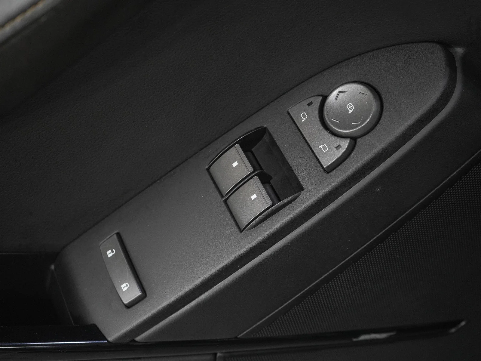 Used 2012 Black Cadillac 2dr Cpe image 14