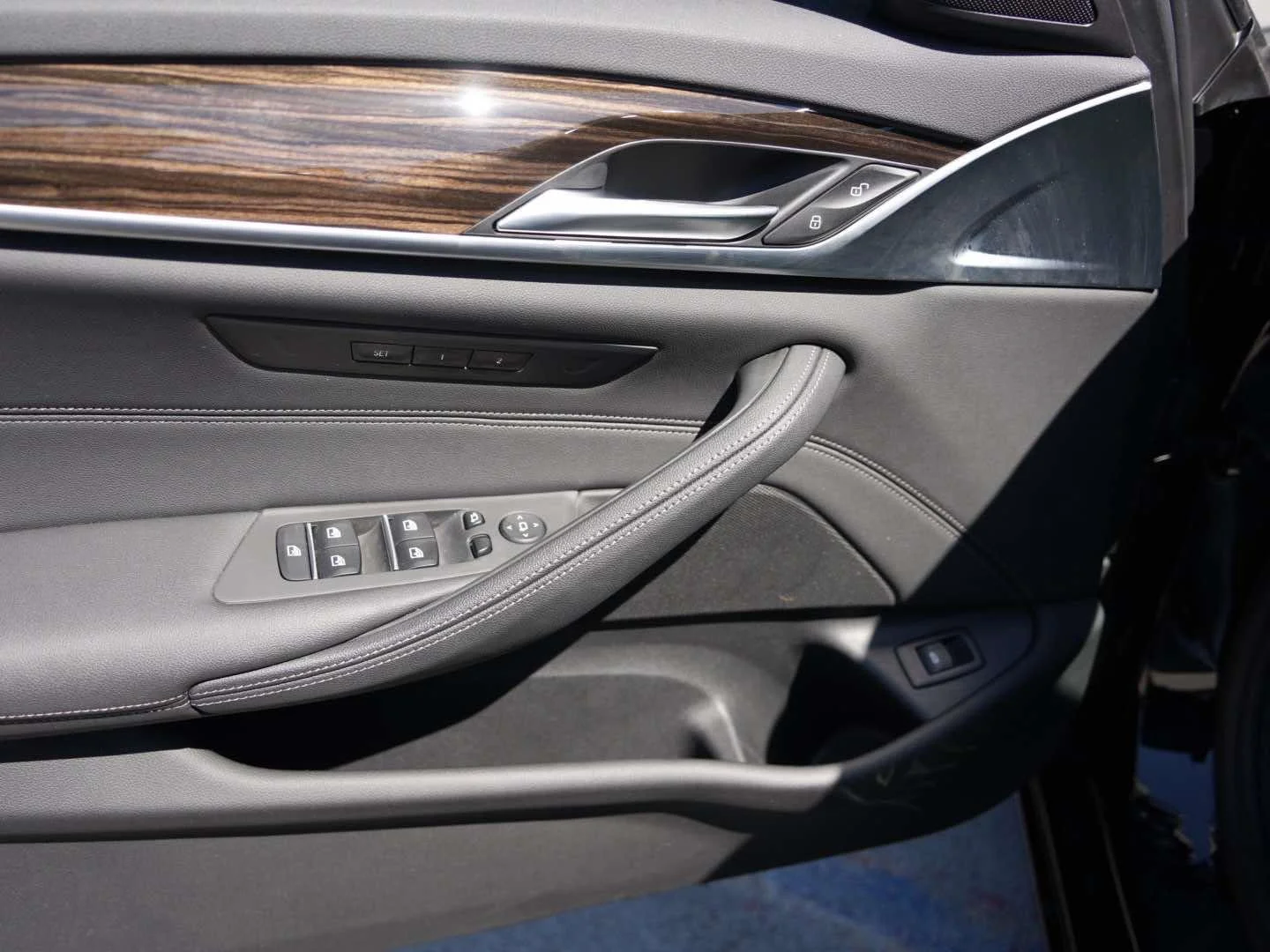 Used 2023 Jet Black BMW 530i Sedan image 11