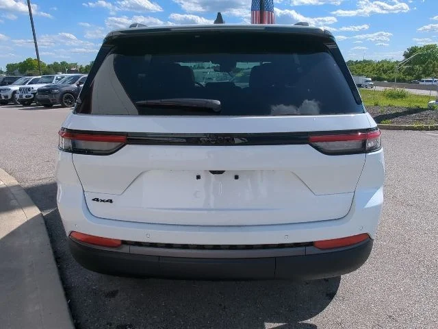 New 2026 White Jeep Altitude image 30