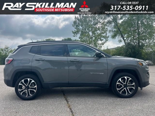 Used 2023 Gray Jeep Limited image 4