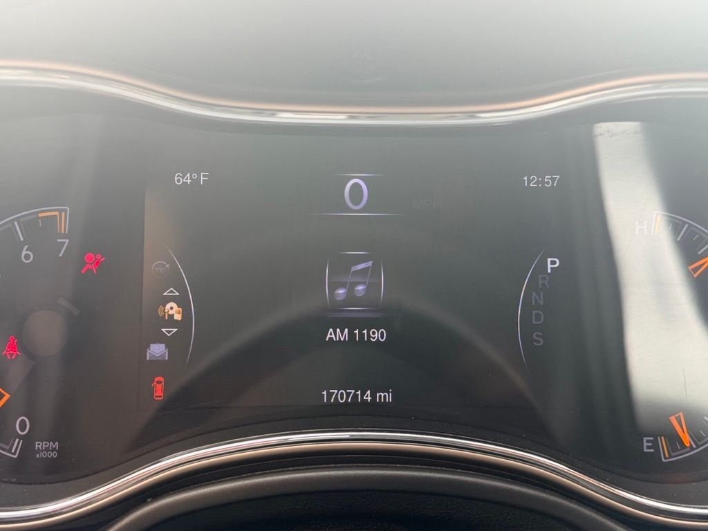 Used 2015 Gray Jeep Limited image 26
