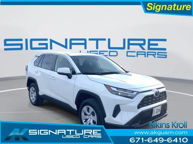 2024 Toyota RAV4 LE FWD's photo
