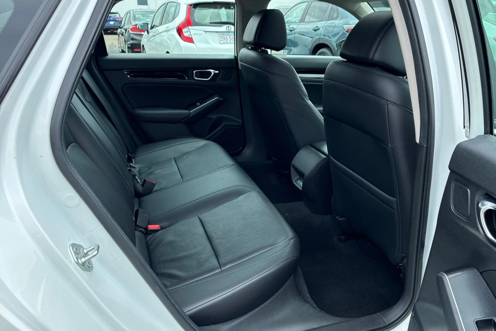 Used 2024 Platinum White Pearl Honda Touring image 18