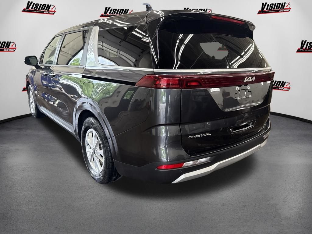 Certified Used 2024 Gray Kia LX image 9