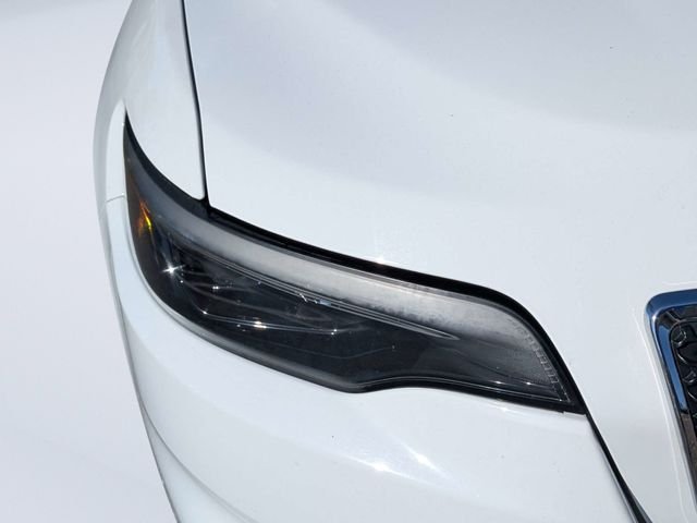 Used 2020 White Jeep Limited image 9