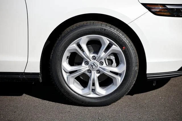 New 2026 Platinum White Honda LX image 13