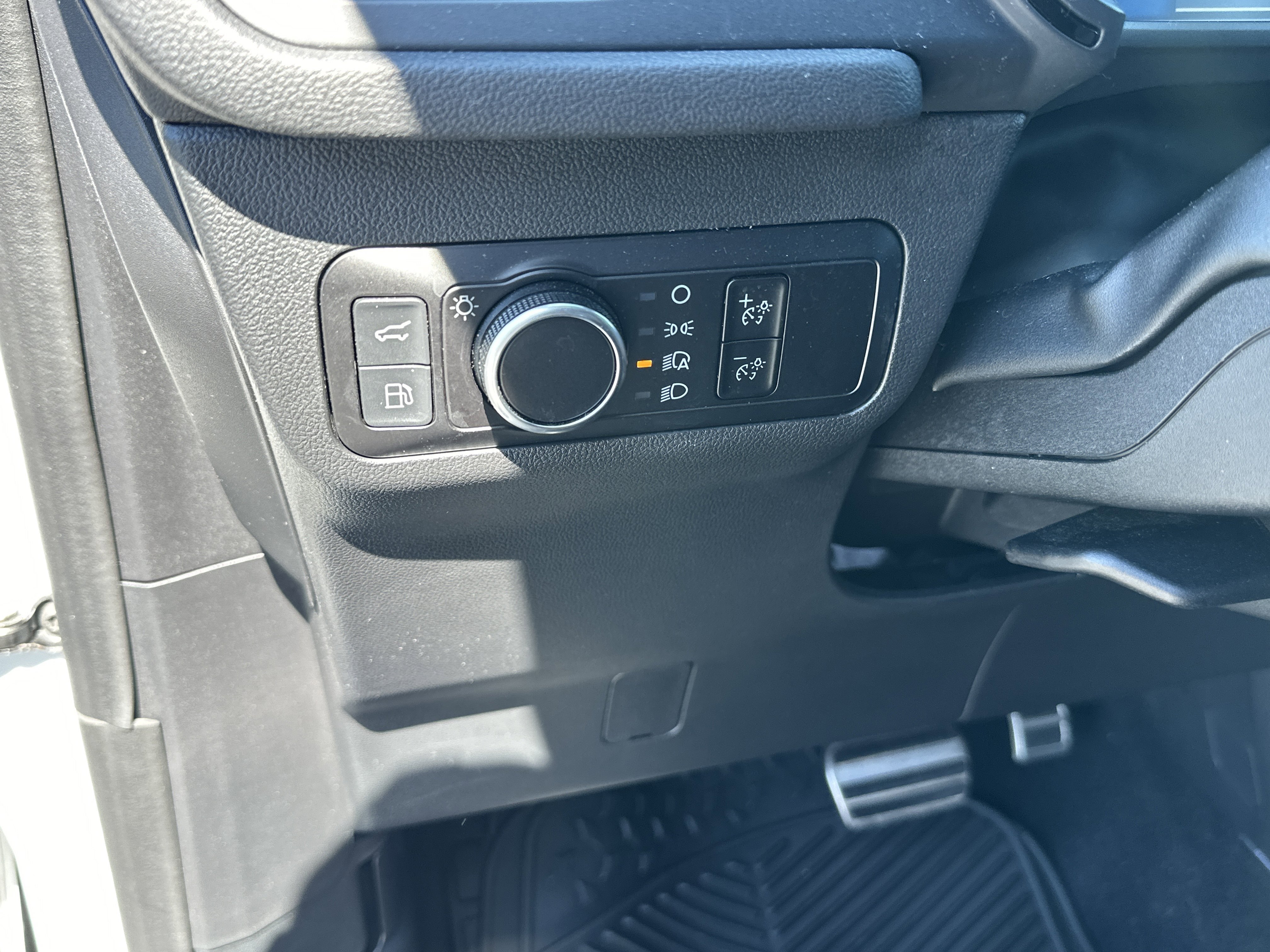 Used 2023 OXFORD WHITE Ford ST-Line image 29