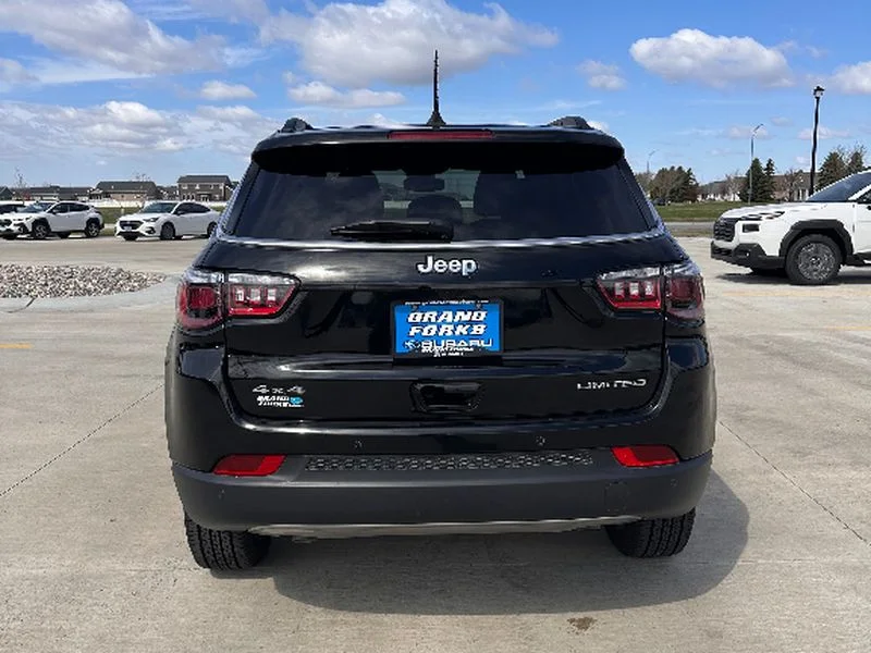 Used 2024 Diamond Black Crystal Pearlcoat Jeep Limited image 6