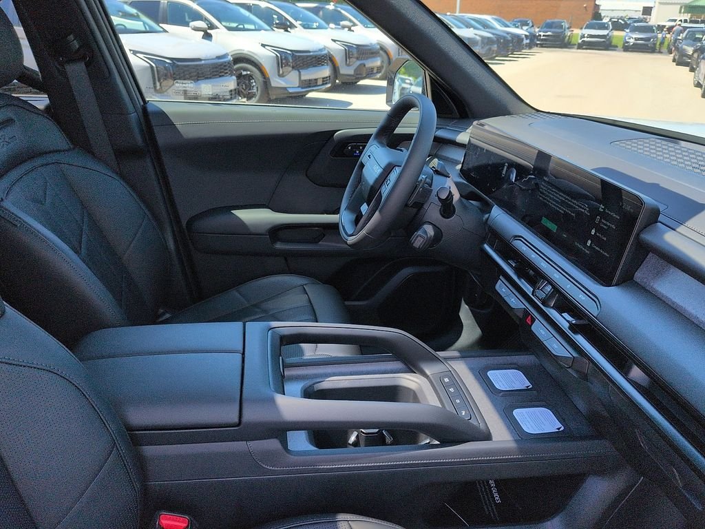 New 2027 Wolf Gray Kia X-PRO SX image 7