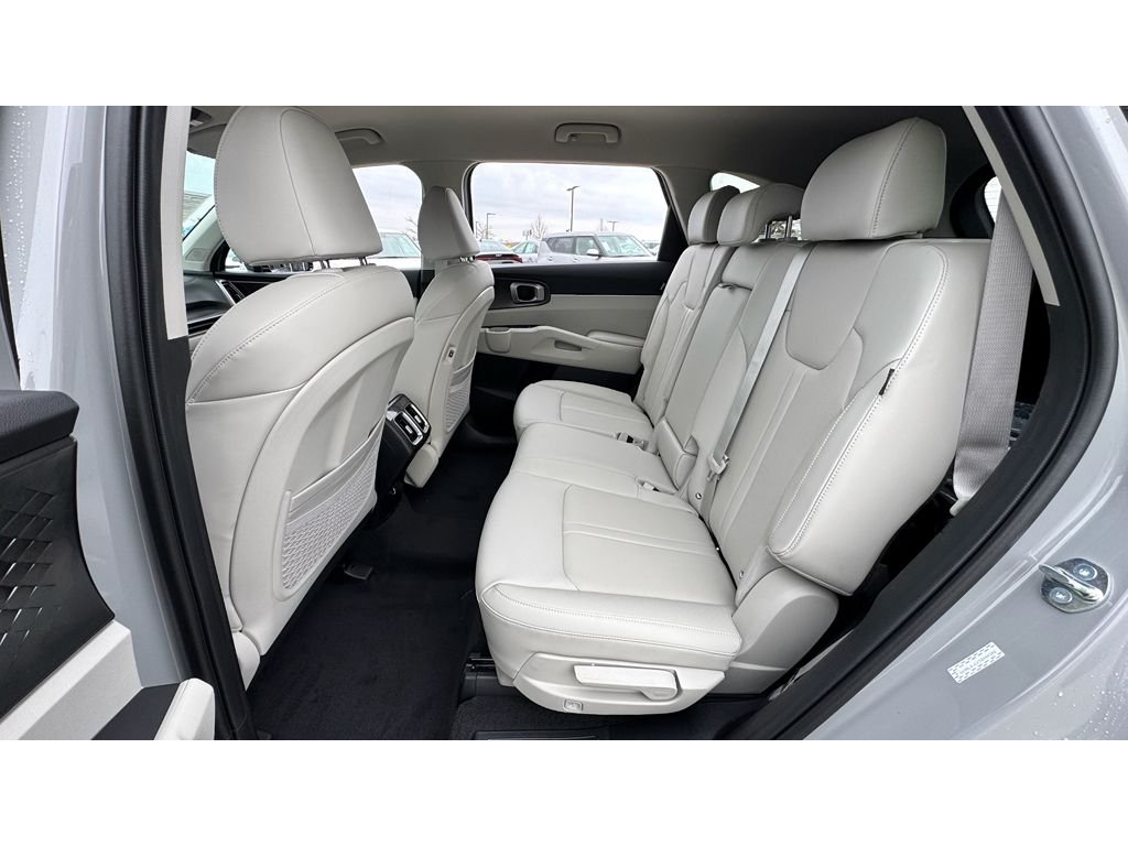 New 2026 Wolf Gray Kia S image 25