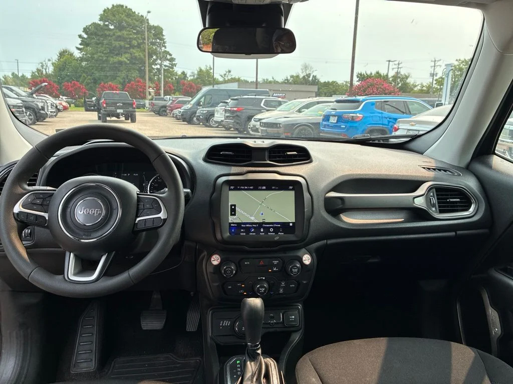 Used 2023 Black Jeep Latitude image 22