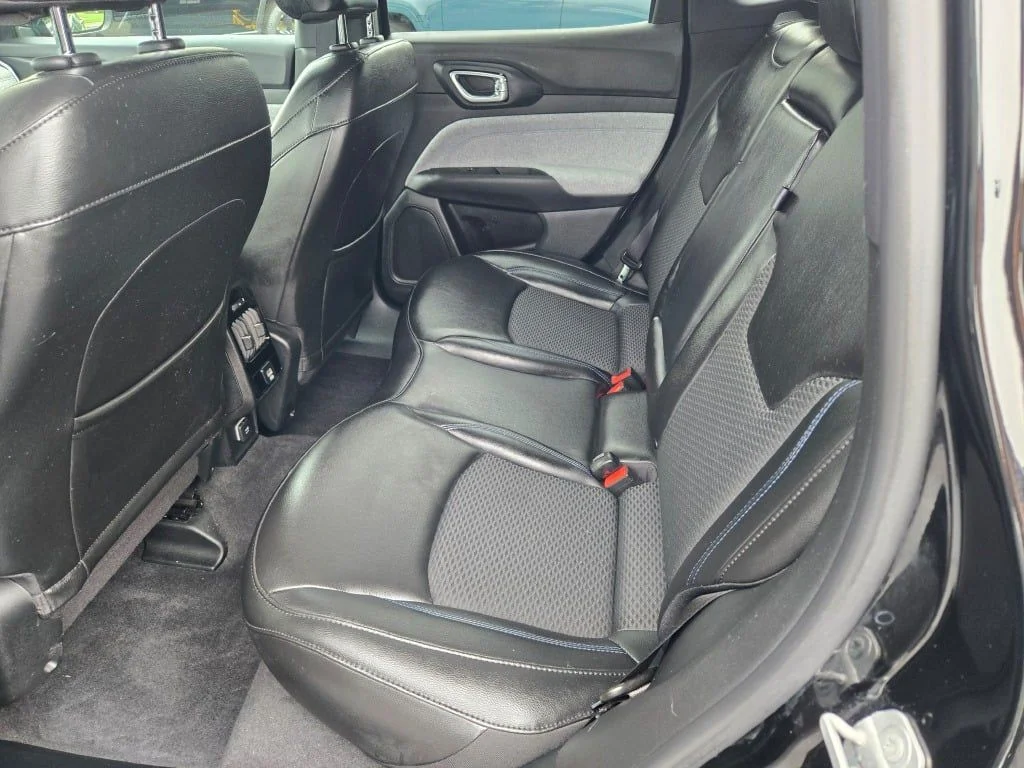 Used 2023 Black Jeep Latitude image 18