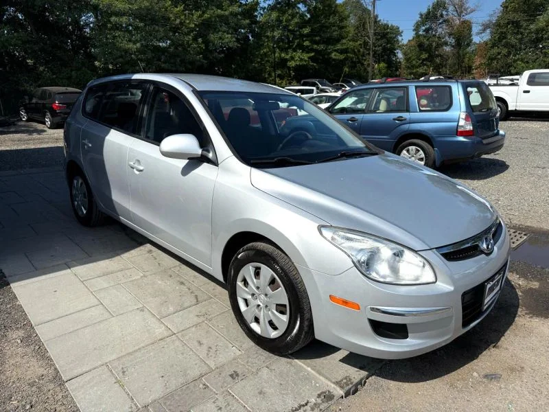 2011 Hyundai Elantra Touring GLS - Photo 24