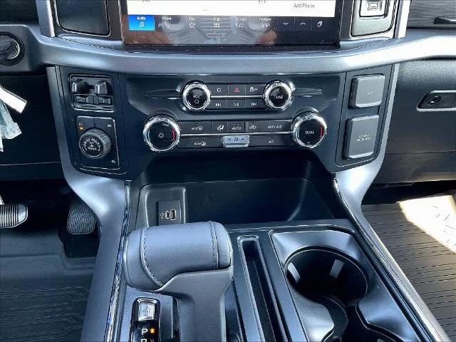 New 2026 Oxford White Ford XLT image 24