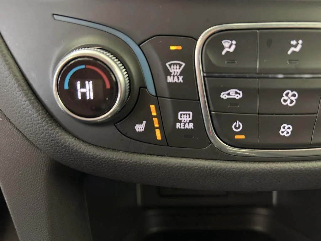 Used 2024 Summit White Chevrolet LT image 24